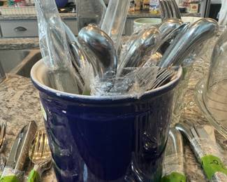 Stainless and Silverplate Flatware, Including Serving Pieces, priced by the bundled piece