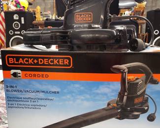 Blower/Vac/Mulcher Black and Decker