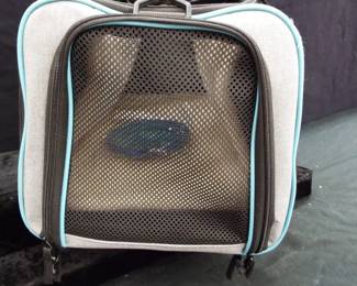 Pet carrier