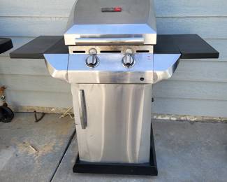 Charbroil Tru Infared Gas Grill w/Propane Bottle