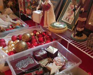 2nd floor bedroom Christmas. 