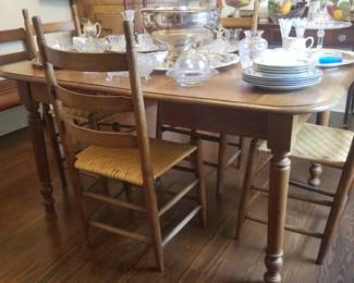 Nice Walnut dining table with two leaves.