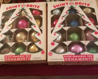 2nd floor bedroom Shiny Brite ornaments. 