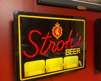 Vintage Strohs Lighted Beer Sign
