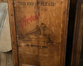 Full sized complete Victrola shipping crate