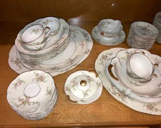 Beautiful set of Haviland china - around 65 pieces