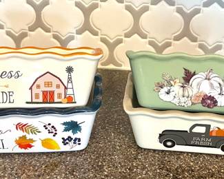 Autumn-Themed Baking Dishes