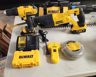 DeWalt  20 volt screw g&n and reciprocating saw