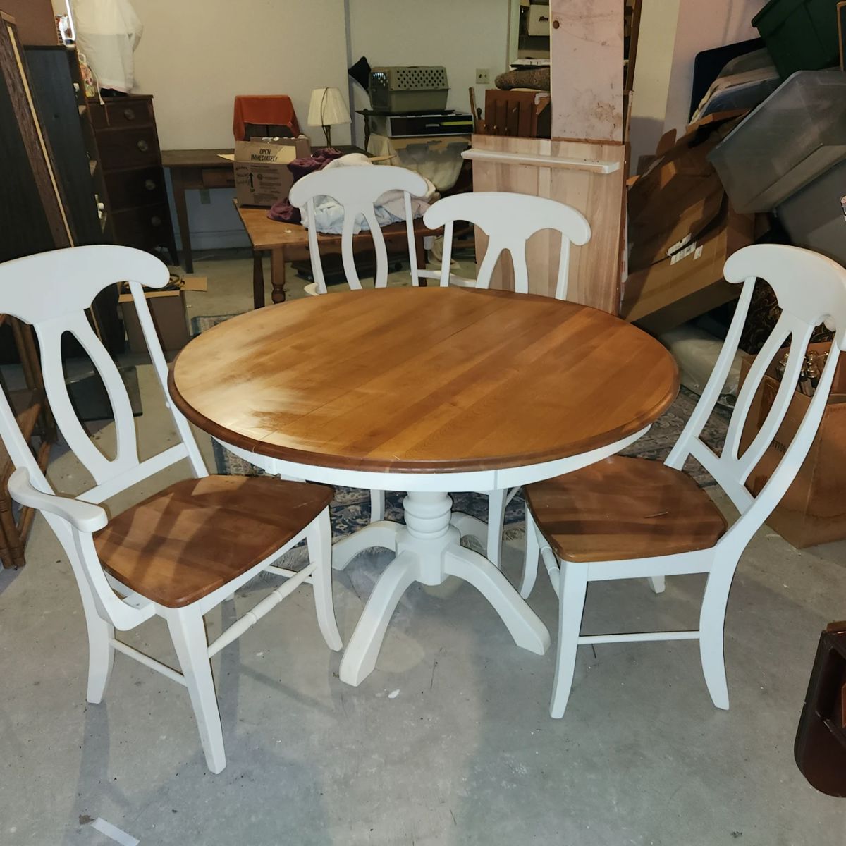 dining table w/ 4 chairs and 1 leaf