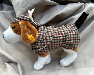 Stieff hound dog.  Many other Stieffs not pictured.