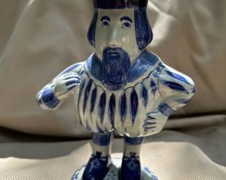Williamsburg delft two piece (removable hat) figurine.