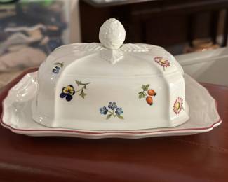 Villeroy & Boch "Petite Fleur" covered butter dish.