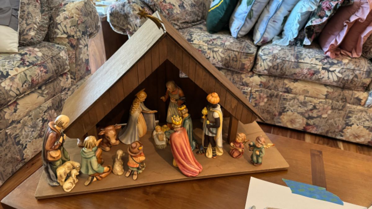 Hummel Nativity Scene est. date 1950's