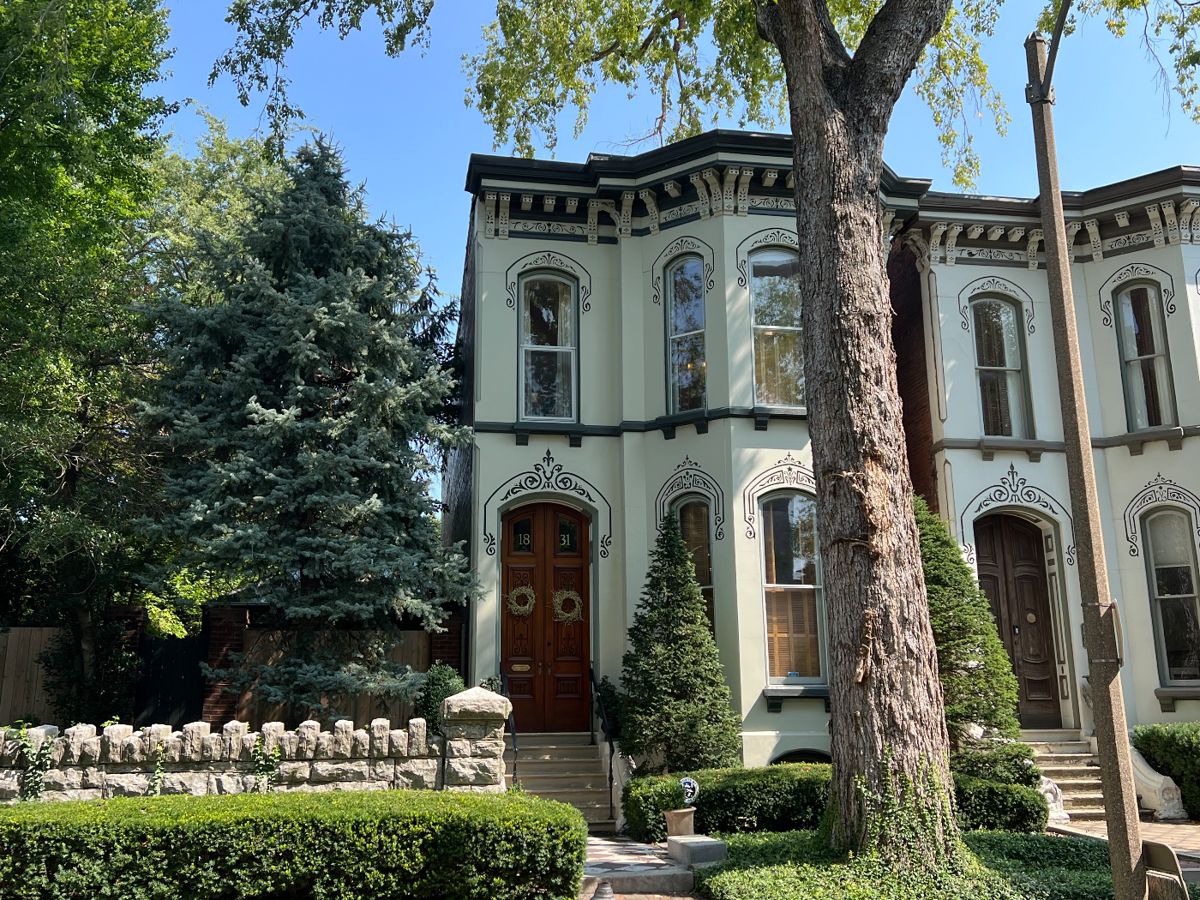 WELCOME TO THIS WONDERFUL HISTORIC TOWNHOME