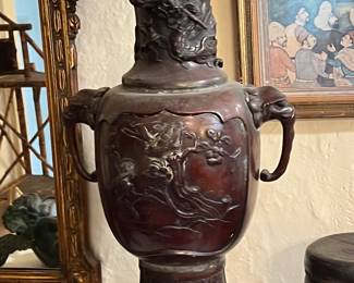 LARGE JAPANESE BRONZE VASE