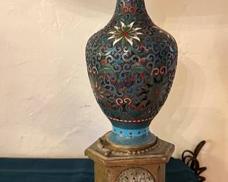 ANTIQUE CHINESE CLOISONNÉ LAMP