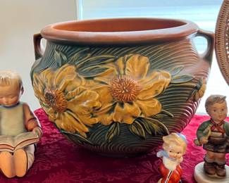 BEAUTIFUL ANTIQUE ROSEVILLE JARDINIERE