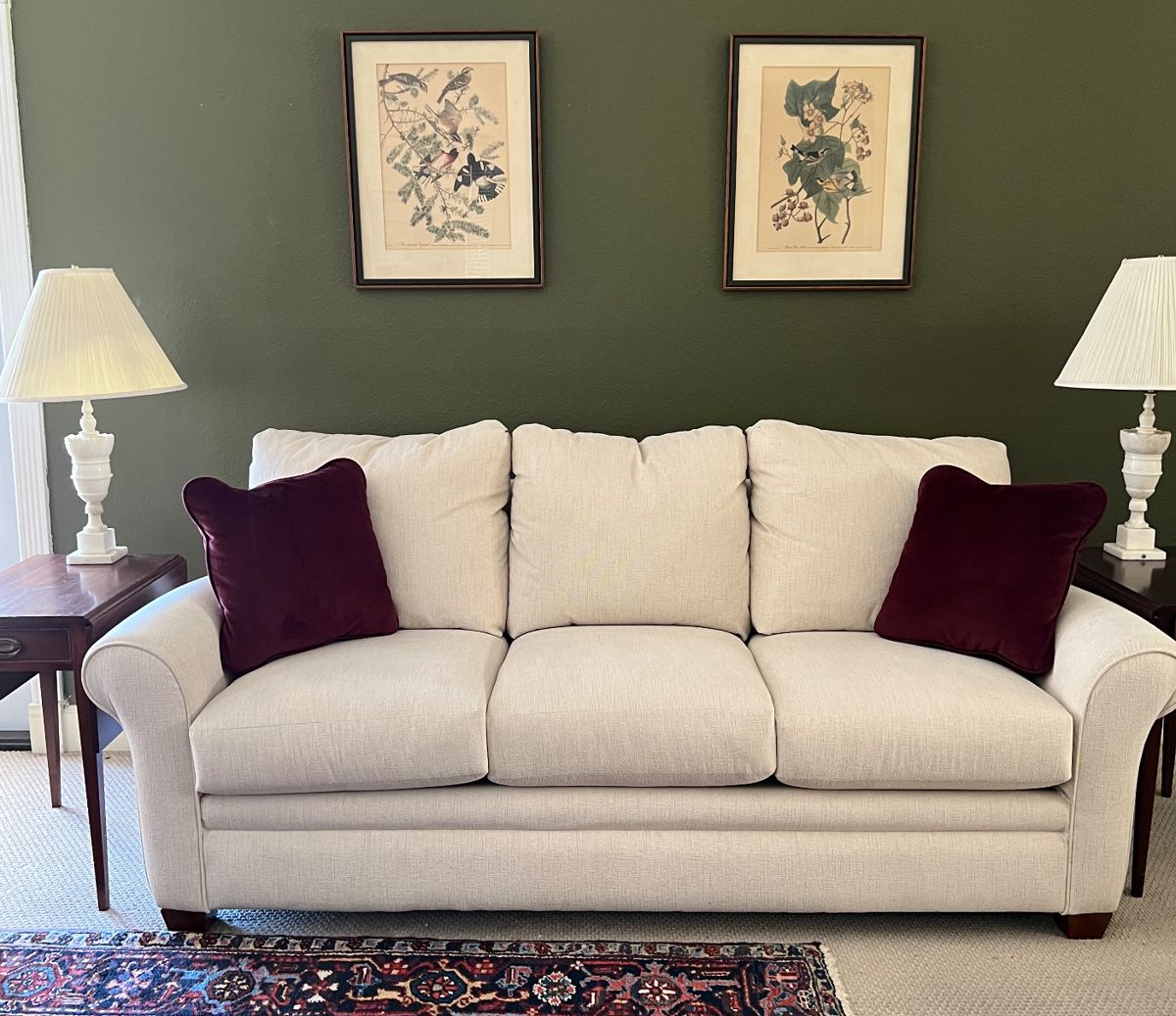 La-Z-Boy Recliner Burgundy
La-Z-Boy Sofa Off-White