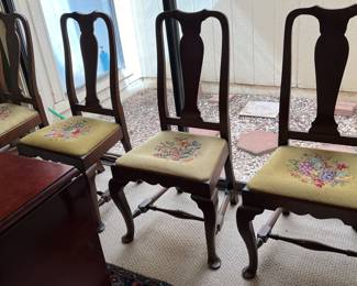 s/4 Vintage Needlepoint Chairs 