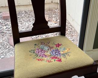 s/4 Vintage Needlepoint Chairs 