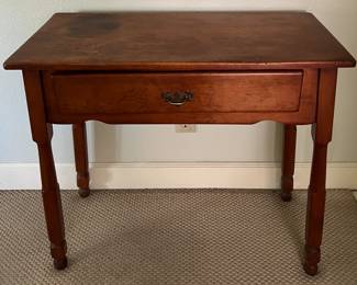 Vintage End Table w Drawer