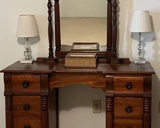 Vintage Federal Style Vanity w Mirror 