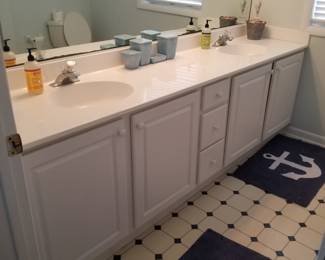 Double bath vanity