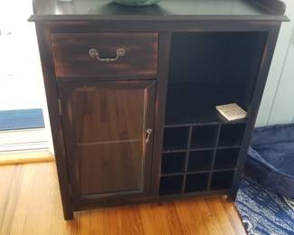Small sideboard/cabinet