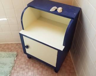 Vintage small cupboard