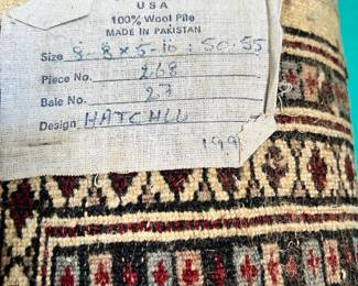 Hand Knotted Oriental Rug - 8x5'