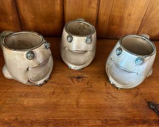 Set of 3 Pottery Frog Mugs
