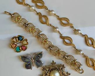 Assortment of Jewelry