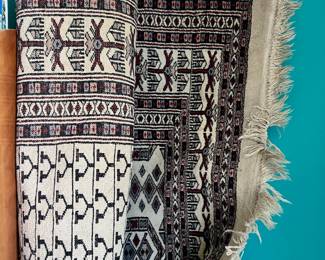 Hand Knotted Oriental Rug - 8x5'