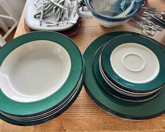 International Tableworks "Colors of Celebration" Hunter Green Dinnerware Set