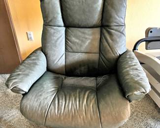 Ekornes Stressless Grey Leather Recliner