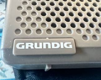 Grundig Emergency Short Wave AM/FM Radio - FR-200 