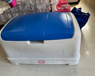 Vintage Little tikes toy chest