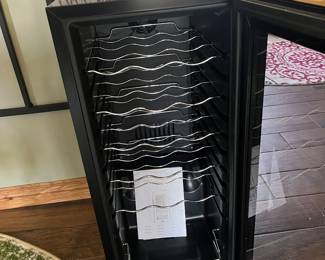 Like new wine refrigerator 