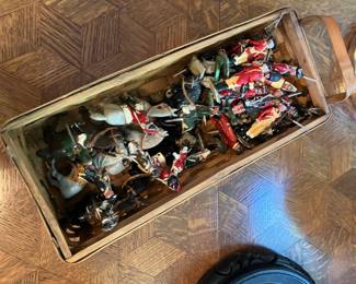 Vintage Cast Iron Soldiers