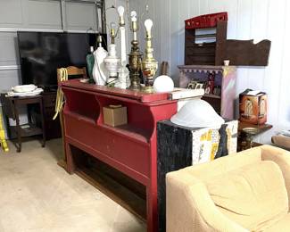 1 OF 2 FULL WOOD HEAD BOARDS AND FOOT BOARDS WITH RAILS