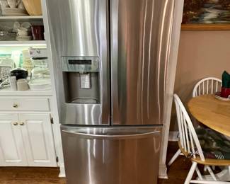 KENMORE ELITE DOUBLE FRENCH DOR FRIG WIRH FREEZER ON BOTTOM WATER AND ICE ON THE DOOR