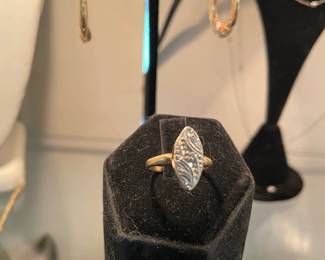 10K PRINCESS RING AND 14 K HOOP EARINGS