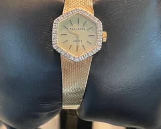 14K GOLD LADIES ACCUTRON WITH DIAMONDS