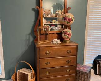 ANTIQUE DRESSER