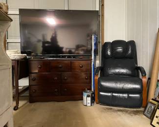 7 DRAWER CHEST SWIVEL ROCKER AND FLAT SCREEN TV