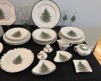 Cuthbertson Christmas Tree Dinnerware