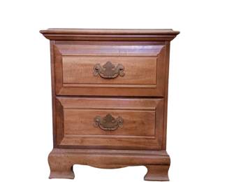 TRADITIONAL 2-DRAWER NIGHTSTAND
