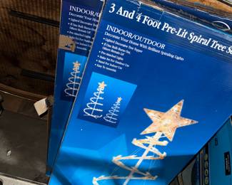 3-4' pre-lit spiral trees... perfect for a lazy Christmas!