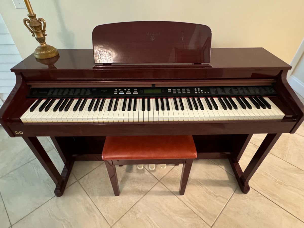 UPRIGHT DIGITAL PIANO