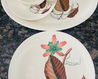 Beautiful Crown Potteries Co. Floral Set 